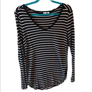 Women’s Gap light weight layering top size XS